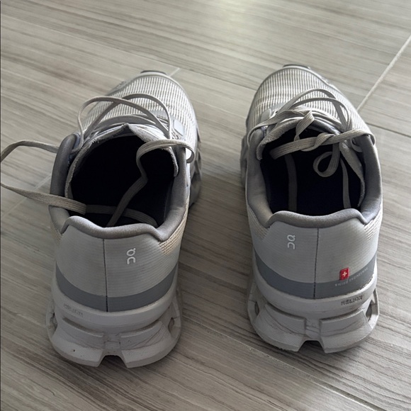 On Running Monster Men's Light Gray Sneakers size 8 - Picture 4 of 5